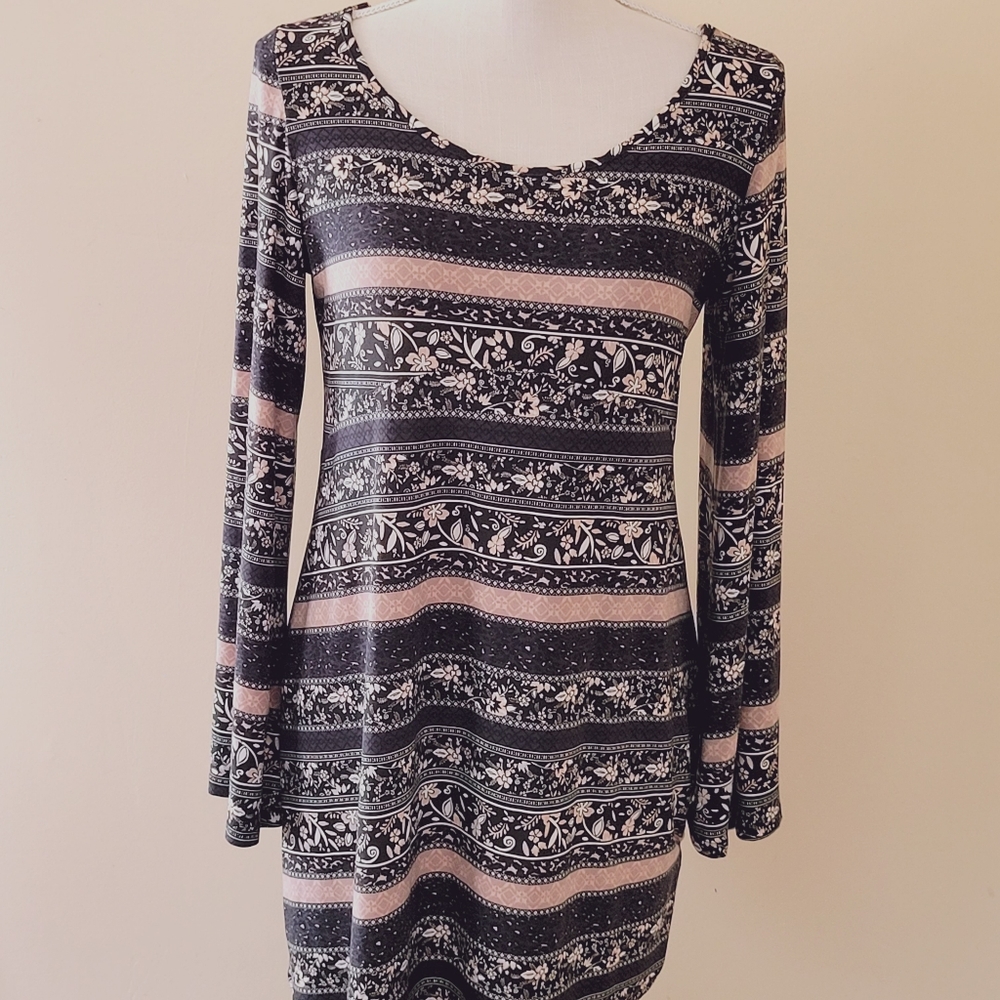 Due South floral dress size medium